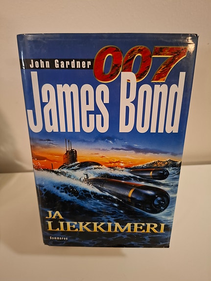 007 James Bond Ja Liekkimeri kirja