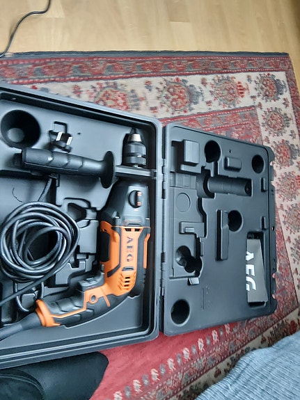 AEG SB2E 850 R kuljetuskotelolla