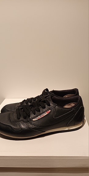 Diesel tennarit 35