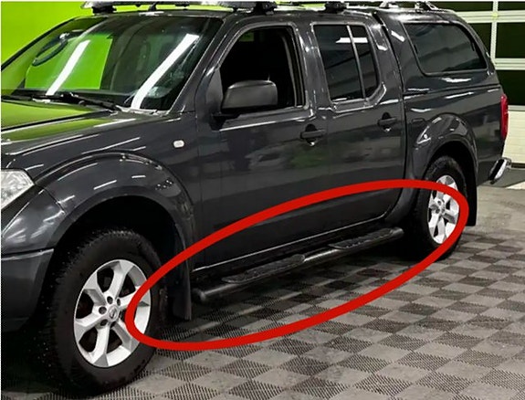 Pick-upin astinlaudat (esim. Nissan Navara)
