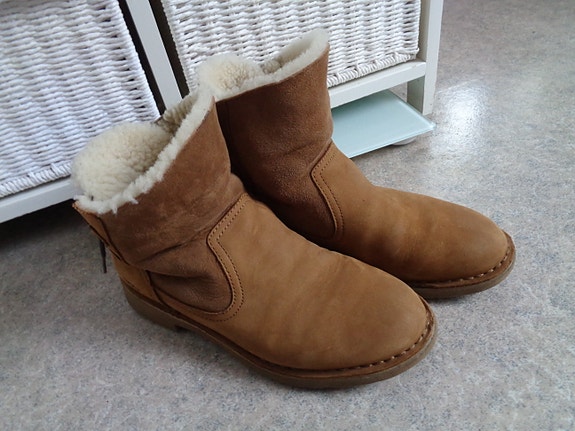 UGG naisten talvikengät koko 38