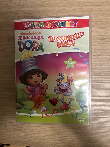 Seikkailija Dora DVD Hassuttele päivä