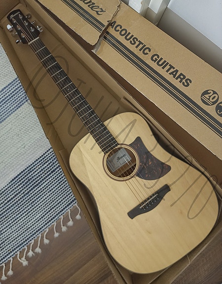 Ibanez akustinen