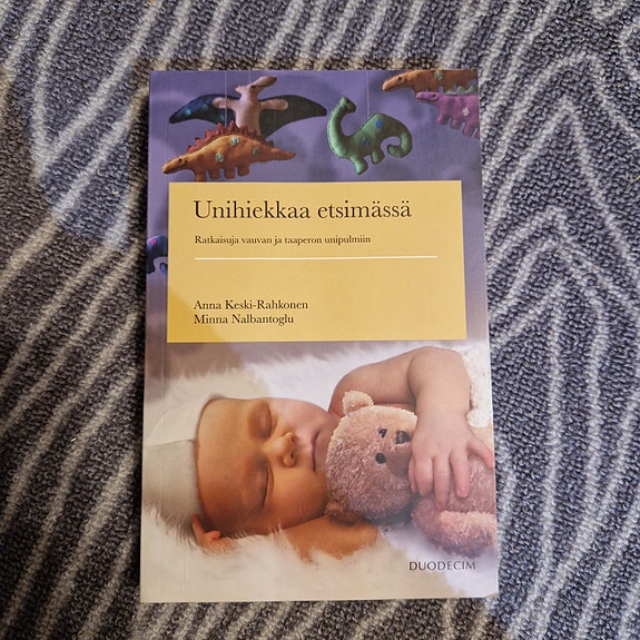 Unihiekka etsimissä kirja
