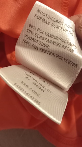 Kaunis pitsi mekko tytölle