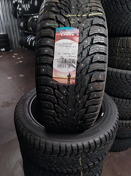 4KPL UUSIA!! 285/45R22 Nokian Hakkapeliitta 9 Nasta !!