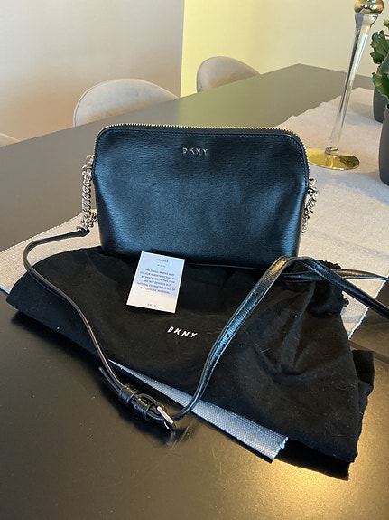 DKNY nahkalaukku