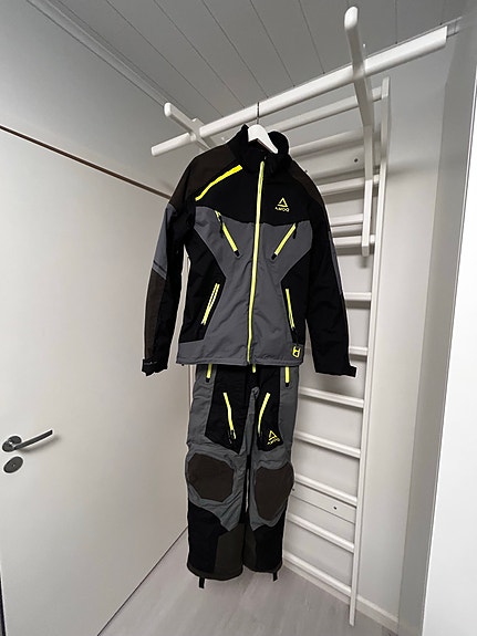 Product image 1 of 4