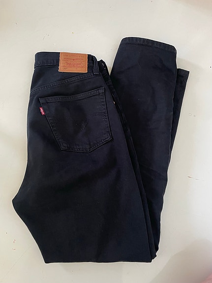 Levis mustat 501 farkut koko 27 x 30. Laadukkaat ja kuin uudet