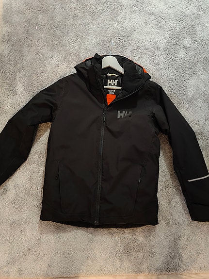 Helly Hansen talvitakki koko 152