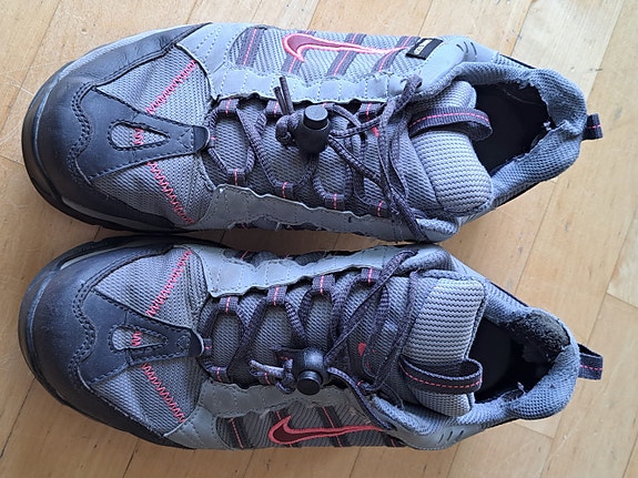 Goretex Nike talvikengät