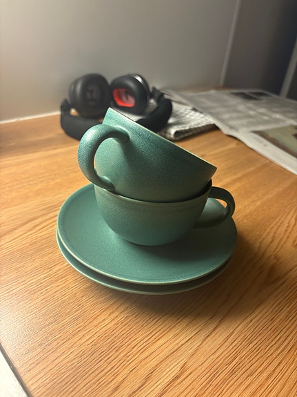 Arabia/Iittala 24h tee/kahvikupit ja lautaset. vihreä.