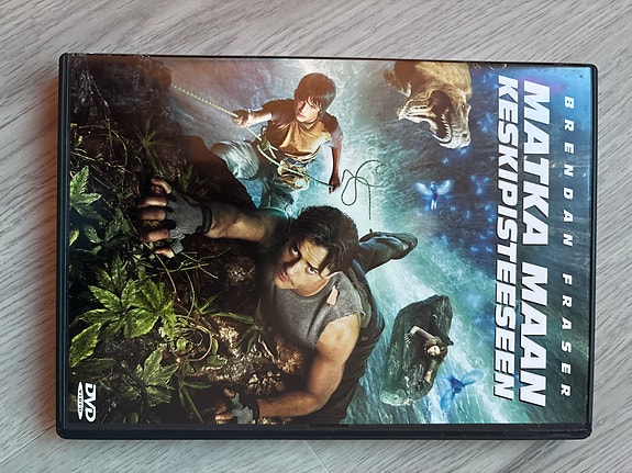 Matka Maan Keskipisteeseen DVD