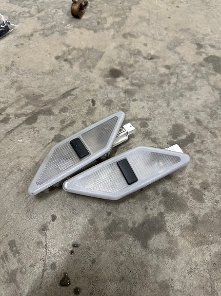 BMW e36 sisätilan takavalot