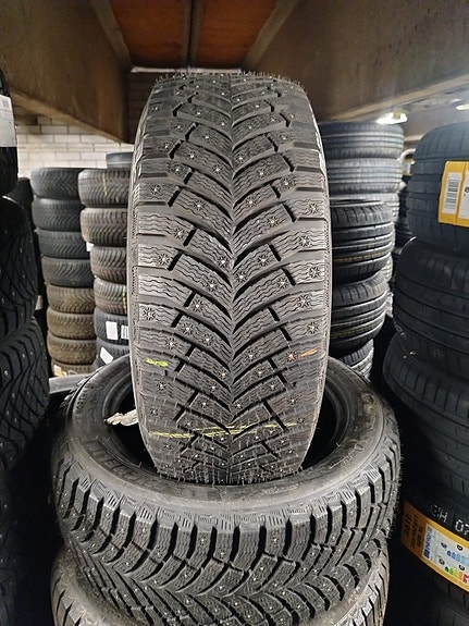 2KPL AJAMATTOMIA!! 245/45R17 Michelin X-ice North DOT19