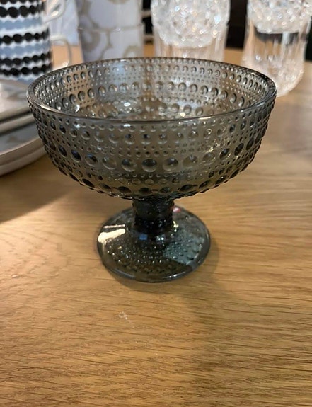 Kastehelmi harmaa