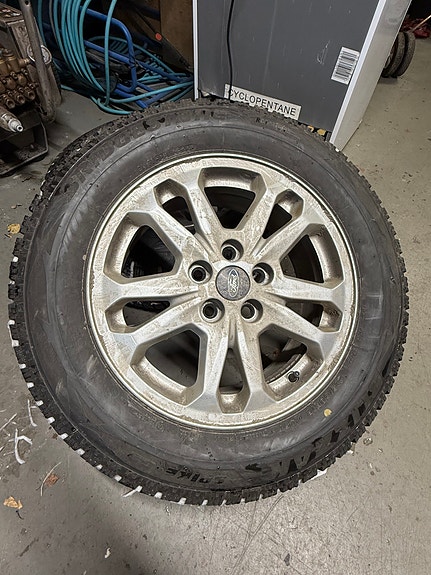 Ford Transit Connect vanteet ja renkaat 16tuuma