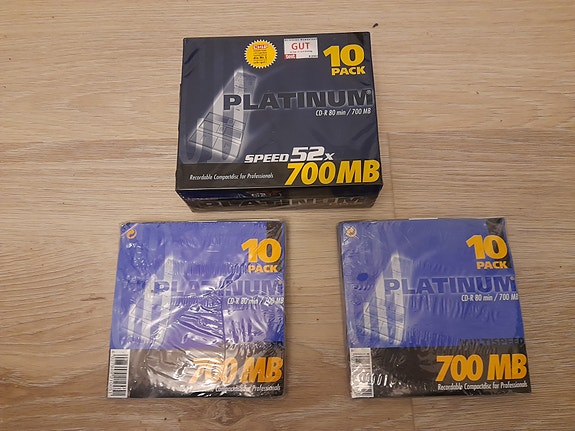 Tyhjiä käyttämättömiä cd-r levyjä