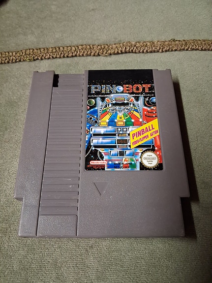 Nintendo vanha peli Pin Bot