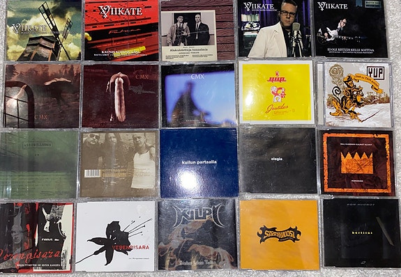 CD-singlejä, osa harvinaisuuksia: Viikate, CMX, YUP, Kotiteollisuus jne.