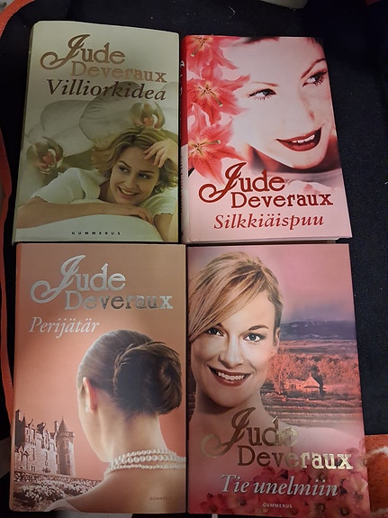 4x Jude Deveraux