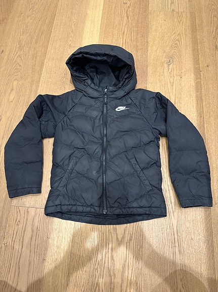 Nike lasten talvitakki 128-137