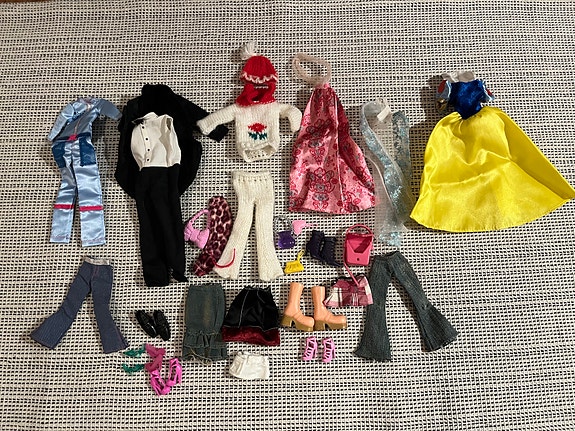 Barbie Ken vaatteita ja tarvikkeita