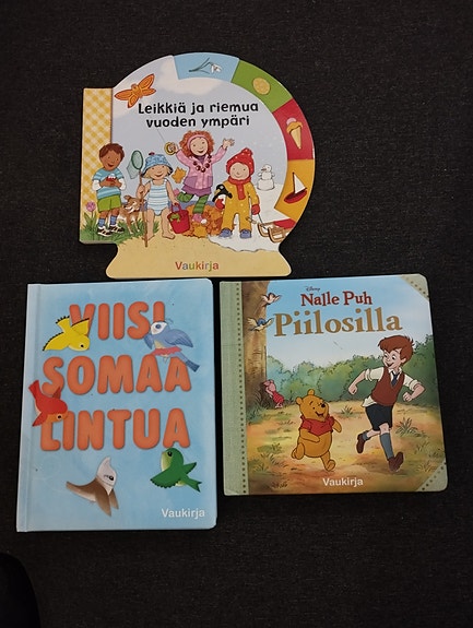 Uudet kovakantiset kirjat vaukirja