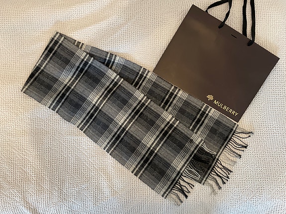 Käyttämätön Mulberry merinovilla Cashmir villahuivi