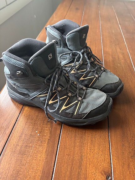 Salomon vaelluskengät koko 42