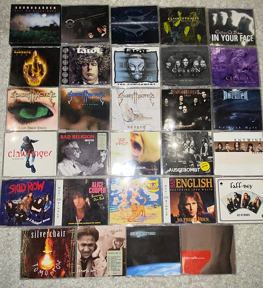 CD-singlejä, osa harvinaisuuksia! Soundgarden, Megadeth, Charon