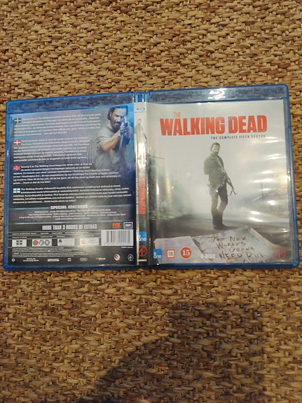 Walking Dead 5 kausi Blu-ray -sarja