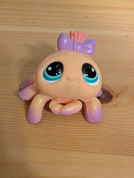 Aito LPS-lelu pinkki hämähäkki