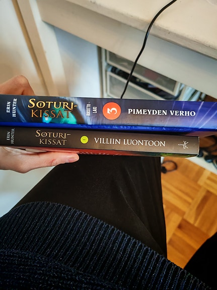 Erin Hunter Soturikissat Villiin luonto ja Pimeyden verho