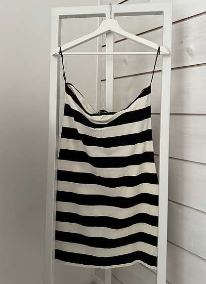 H&M olkaimeton lyhyt mekko