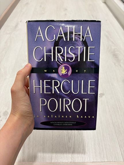 Agatha Christie Hercule Poirot ja Salainen kaava