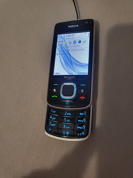 Nokia 6210 navigator