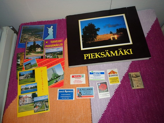 Pieksämäki keräilypaketti (kirja, kortteja, etikettejä)