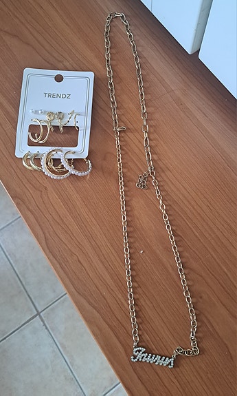 14.2.💝Kullan värinen kaulaketju laatalla 40 cm + 7 paria korvakoruja