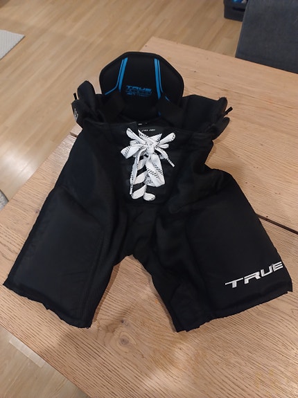 True AX7 Jääkiekkohousut JR/M