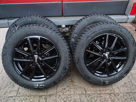 5x114,3 205/60R16 Nastarenkaat