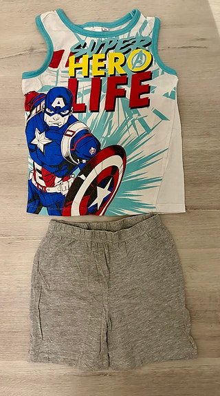 Marvel pyjama. Koko: 5 vuotiaalle.
