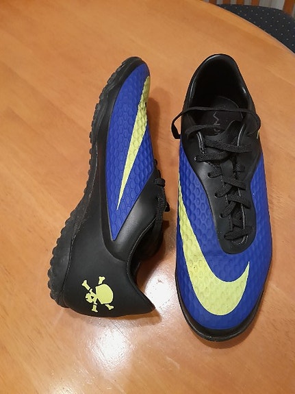 Jalkapallokengät Nike Hypervenom. 42 koko