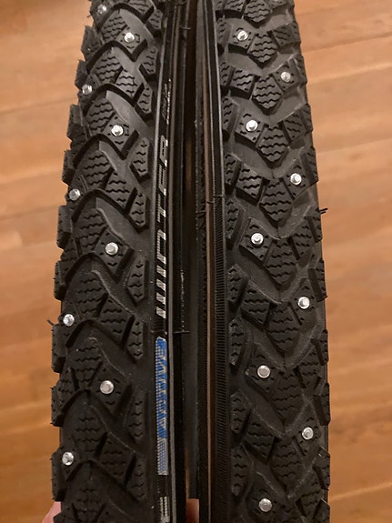 Schwalbe pyörän nastarenkaat 28" (30-622) 2kpl yht 25e