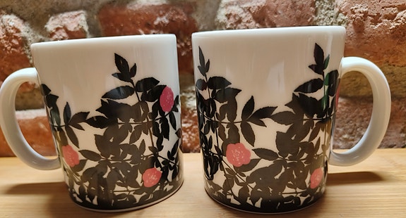 Marimekko Ruusupuu 2005 kahvimukit