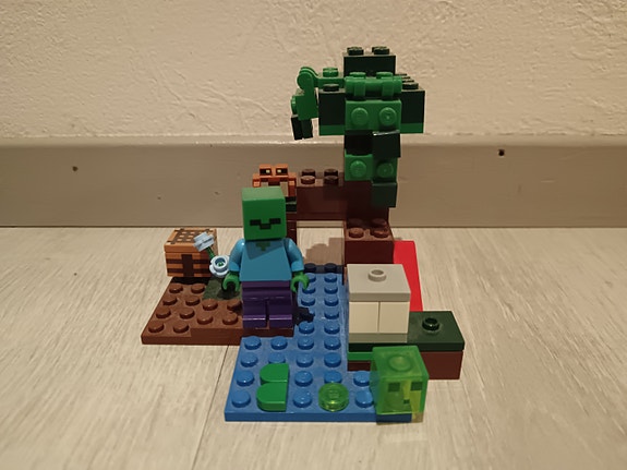 Lego minecraft suoseikkailu
