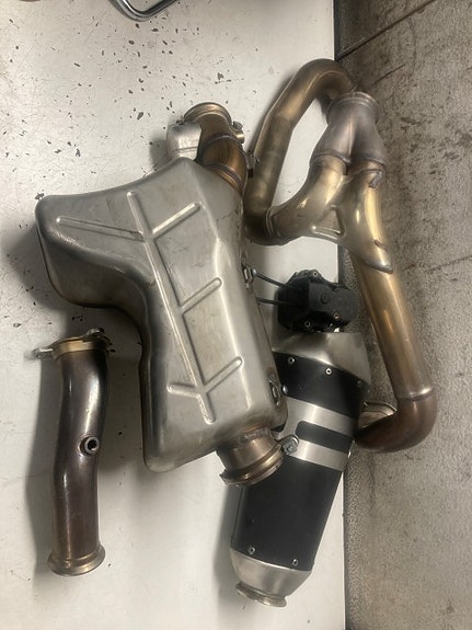 KTM 2017-2019 1290 Super Duke alkuperäinen pakoputkisto
