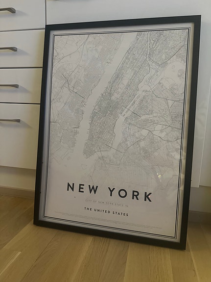 New York juliste kehystetty ja IKEA kehykset
