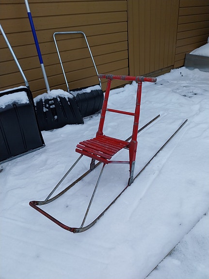 Lasten potkukelkka