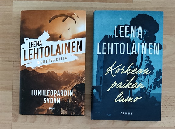Leena Lehtolainen, kaksi kirjaa